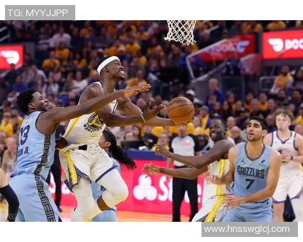 灰熊勇士激战再续NBA季后赛精彩对决引发球迷热议